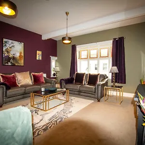 https://britestays-at-whitegates-apartment.hotelsin-chester.com